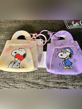 Snoopy Purse Keychain or regular keychain bundle get all for 32!